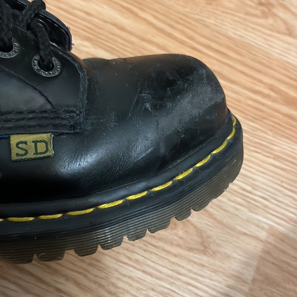 Dr.Martens Boots - Picture 5 of 9
